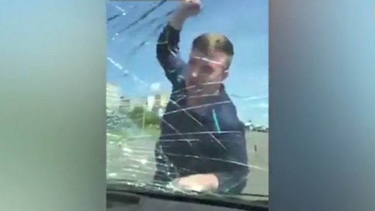 La Policía está rastreando la zona en busca del agresor y la niña.