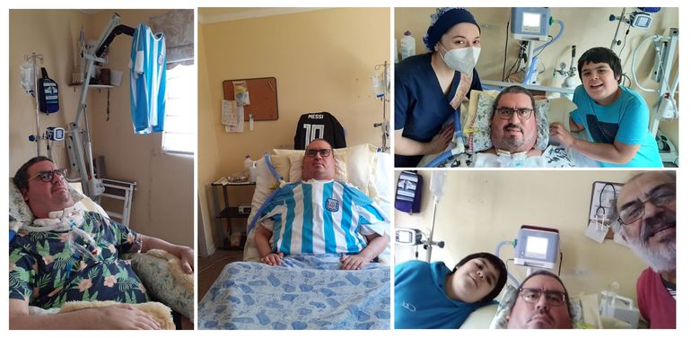 Juan Pablo, con sus seres queridos y la camisetas de la Selección.