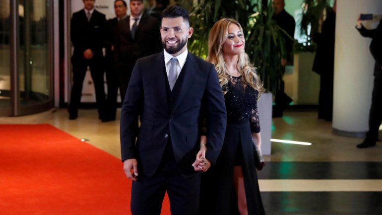Sergio Agüero y Karina se mostraron juntos en el casamiento de Lionel Messi.