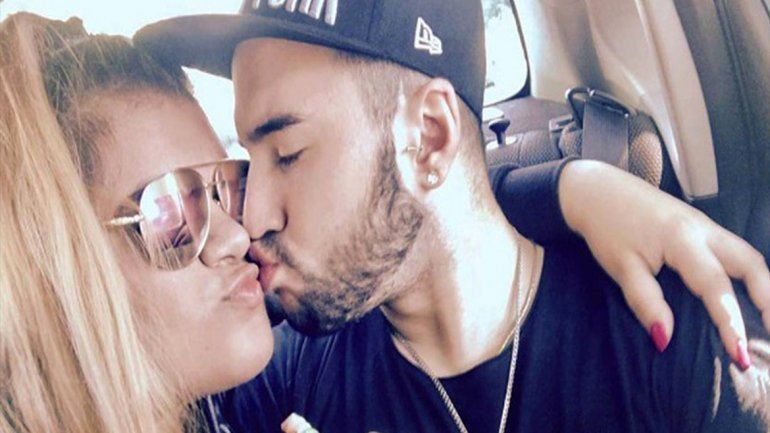 La joven está de vacaciones en Córdoba y no se la vio junto al jugador en ningún momento.