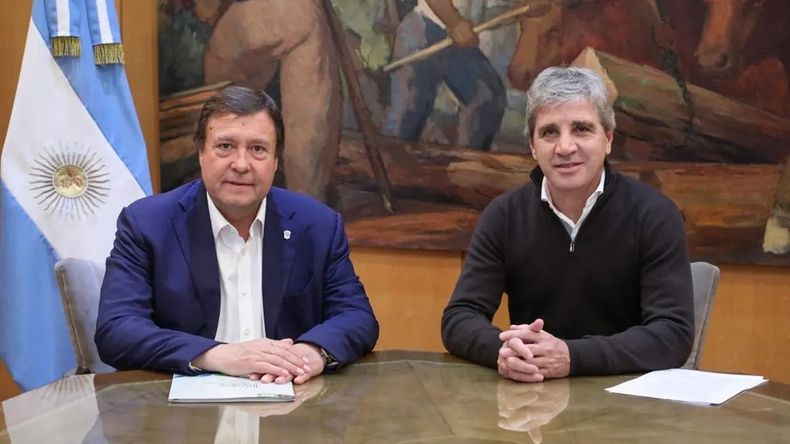 El Gobernador mantuvo un encuentro con el ministro de Economía de la Nación. Foto: Gentileza. | LM Neuquen El Gobernador mantuvo un encuentro con el ministro de Economía de la Nación. Foto: Gentileza.