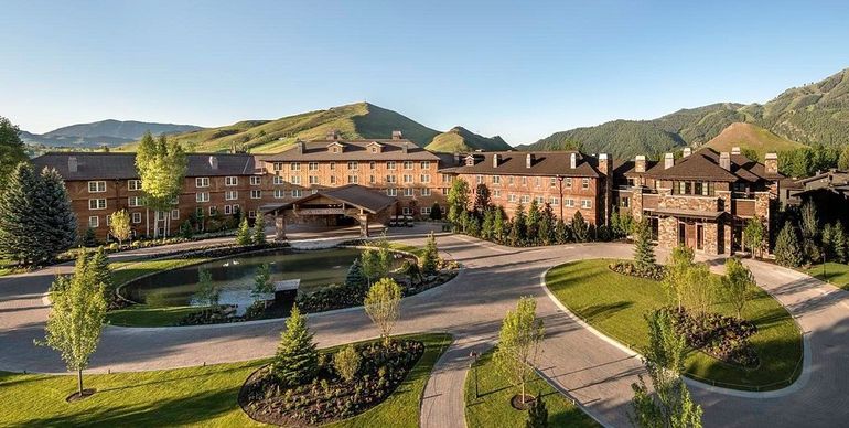 El famoso resort Sun Valley Lodge, donde se realiza el encuentro. El famoso resort Sun Valley Lodge, donde se realiza el encuentro.