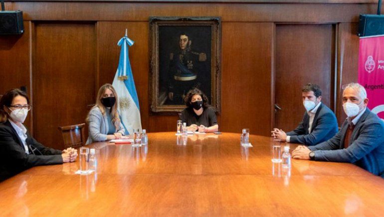 Vizzotti se reunió con Astrazeneca y pidió plazos de entrega de vacunas