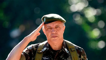 lula da silva destituyo al comandante del ejercito tras el intento de golpe de estado lula da silva destituyo al comandante del ejercito tras el intento de golpe de estado