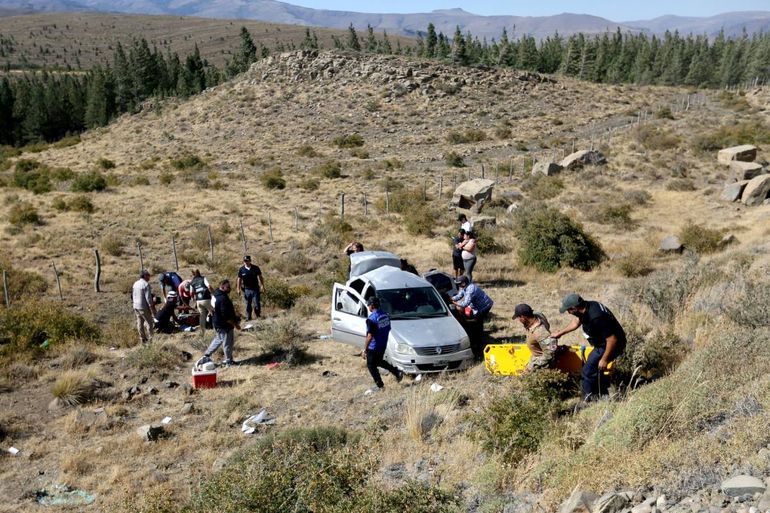 Un menor derivado en vuelo sanitario y cuatro heridos más en la Cuesta del Rahue: cuál es el estado de salud