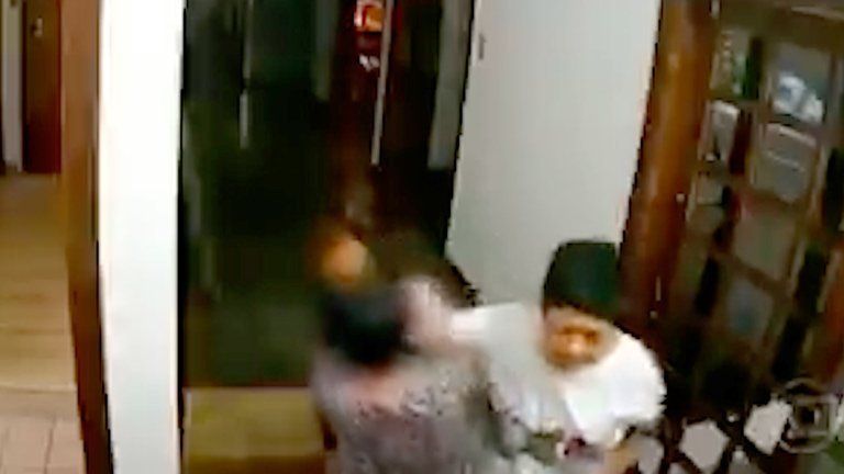 Despedida la embajadora de Filipinas en Brasil por golpear a su empleada doméstica