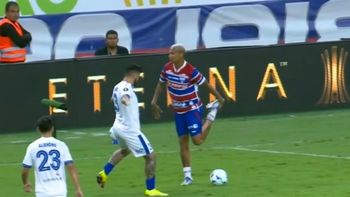 el gesto de deyverson y los memes del partido entre fortaleza y velez