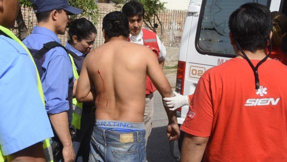 Pelea de vecinos contra ladrones dejó tres heridos