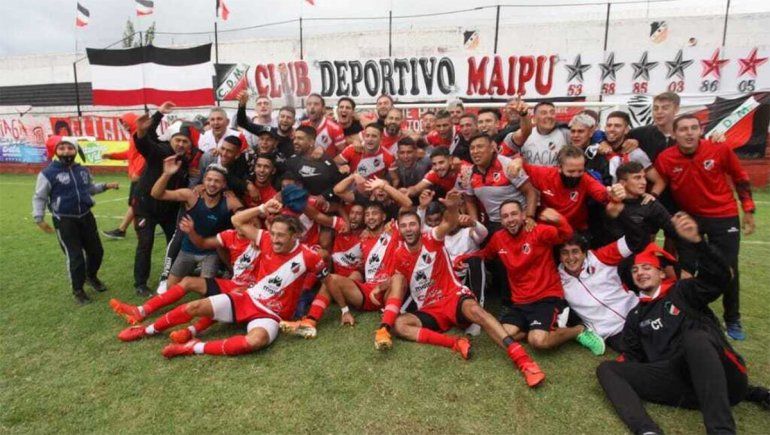 Alasia le ganó el duelo al neuquino Jeldres, ascendió con Maipú ¡y se retira!