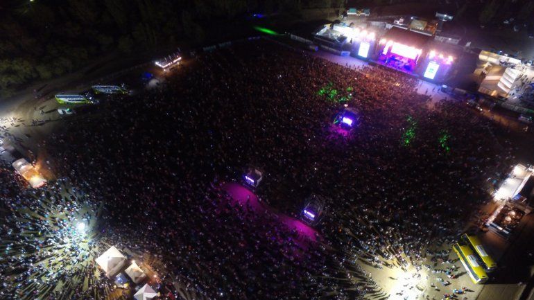 Así se arma el escenario de la Fiesta de la Confluencia 2019