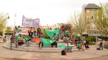convocan a un panuelazo en cipolletti por el aborto legal convocan a un panuelazo en cipolletti por el aborto legal