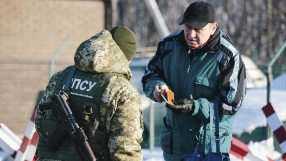 Ucrania no dejará entrar a rusos que tengan entre 16 y 60 años