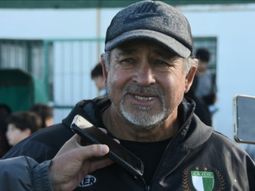 Jaime Giordanella, actual DT de Dolavón en Chubut, podría ser imputado por homicidio culposo tras la muerte de la joven maestra. Jaime Giordanella, actual DT de Dolavón en Chubut, podría ser imputado por homicidio culposo tras la muerte de la joven maestra.