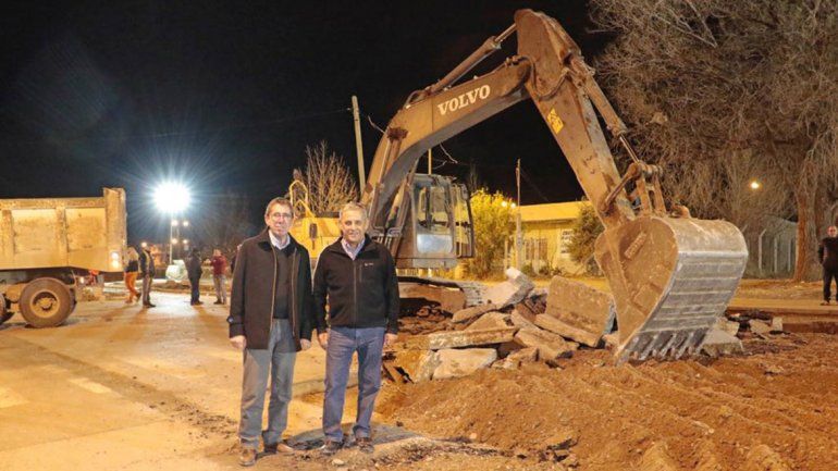 Pechi visitó los trabajos nocturnos del Metrobús y pidió disculpas a los vecinos