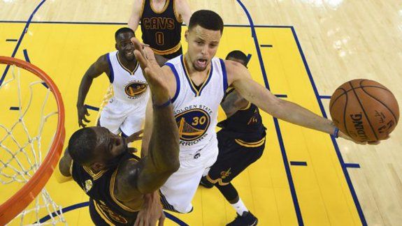 golden state le dio otra paliza a cleveland y se puso 2-0