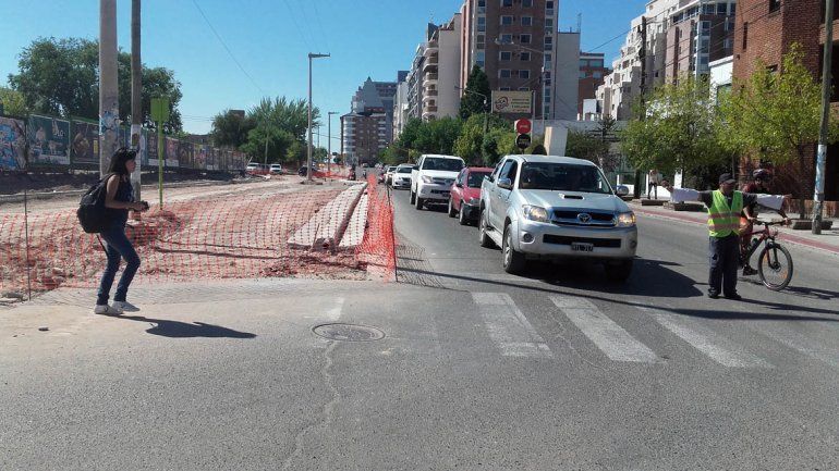 Cortarán el tránsito en calle Leloir por las obras de ensanchamiento
