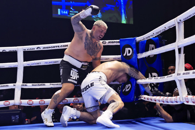 La leyenda de los All Blacks cayó por un terrible nocaut