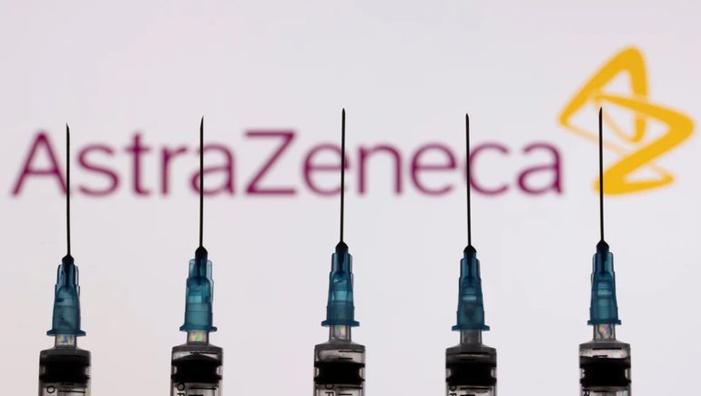 La farmacéutica AstraZeneca retira sus dosis de vacuna contra el Covid-19 por algunas polémicas. (Foto: Reuters)