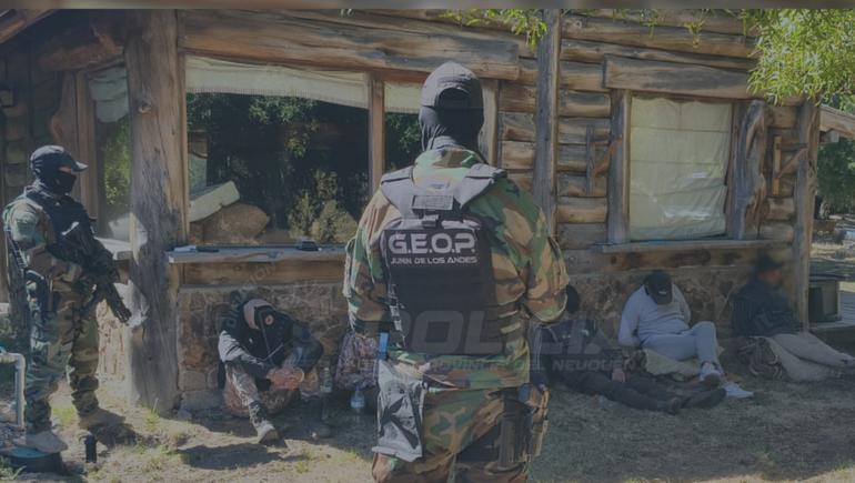 Seis personas fueron demoradas por caza furtiva: restos de ciervo colorado, armas y cabezas de animales