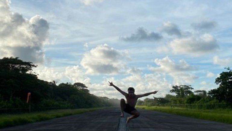 Fotos: actor de Élite está de vacaciones en Latinoamérica