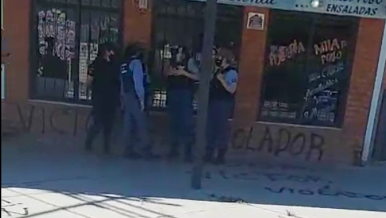 Tras una denuncia por abuso, hubo escrache y robo a comerciante