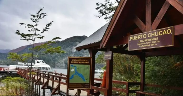 Puerto Chucao: desde allí salen las lanchas para conocer el Alerce Abuelo milenario. Puerto Chucao: desde allí salen las lanchas para conocer el Alerce Abuelo milenario.