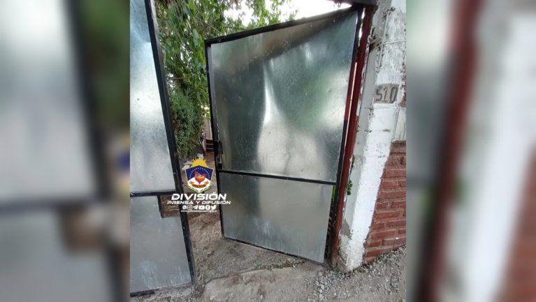 Asaltaron a una mujer y amenazaron a un vecino para esconderse