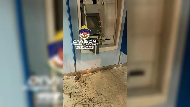 El cajero de Banco Nación ubicado en calles Collón Cura y Chajarí. El cajero de Banco Nación ubicado en calles Collón Cura y Chajarí.