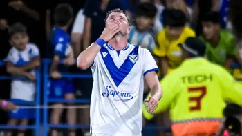 flojisimo: boca jugo mal y perdio ante velez, que le hizo dos goles en un minuto flojisimo: boca jugo mal y perdio ante velez, que le hizo dos goles en un minuto