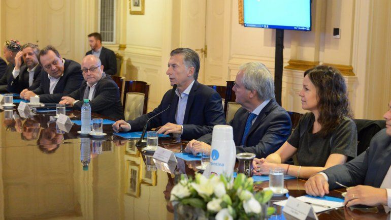 El Presidente se reunió con sus ministros en una jornada que estuvo al ritmo de la cotización del dólar.