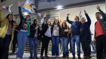 La nueva secretaria General de ATEN, Fany Mansilla festeja el triunfo en la sede de calle Alcorta. La nueva secretaria General de ATEN, Fany Mansilla festeja el triunfo en la sede de calle Alcorta.