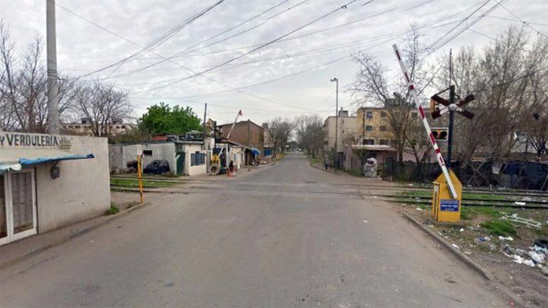 Apuñaló a su mamá porque lo despertó para ir a la escuela