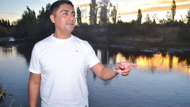El intendente de Mariano Moreno, Javier Huilipan, se refirió al conflicto con el agua que hay en el arroyo Covunco.
