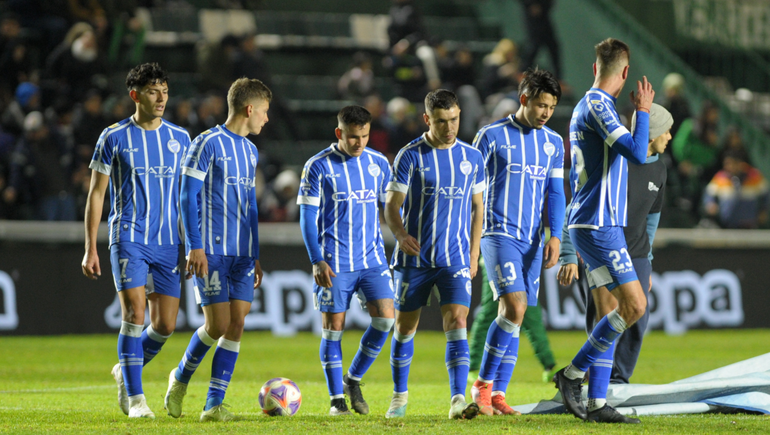 Godoy Cruz cayó en la cancha de Banfield y se desató el conflicto en distintos frentes. Godoy Cruz cayó en la cancha de Banfield y se desató el conflicto en distintos frentes.