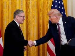 trump firmo un acuerdo comercial con reino unido y anuncio nuevos aranceles