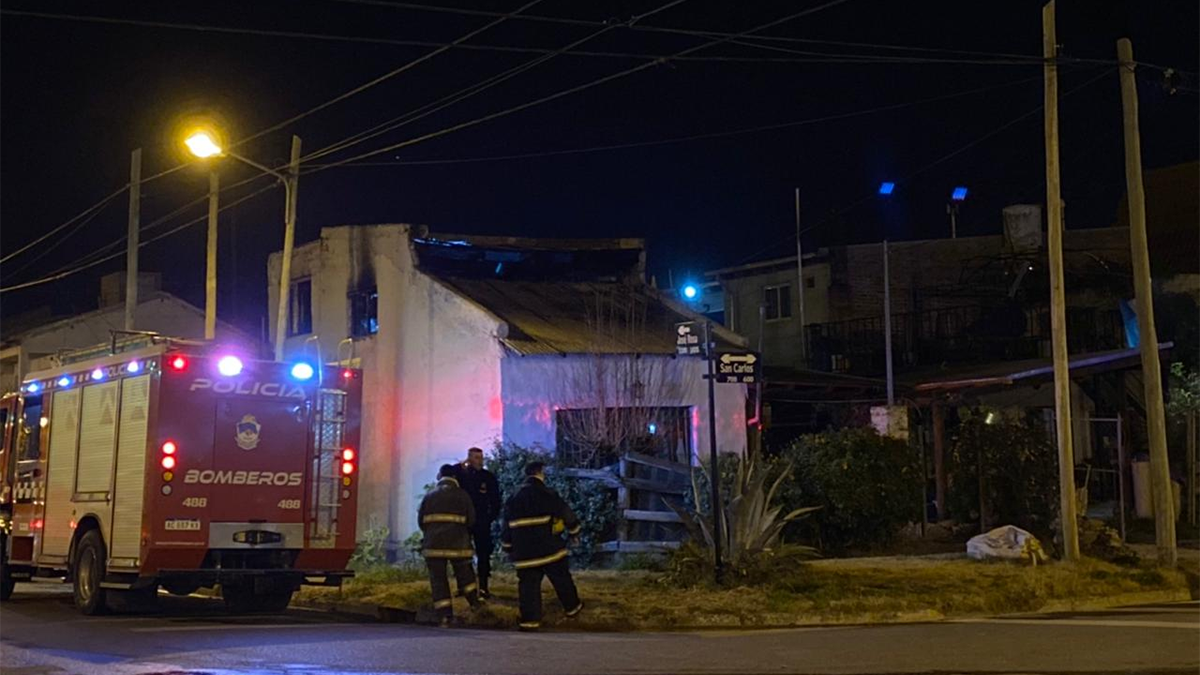 Voraz Incendio Causó Daños Totales En Una Casa De Barrio Belgrano 2890