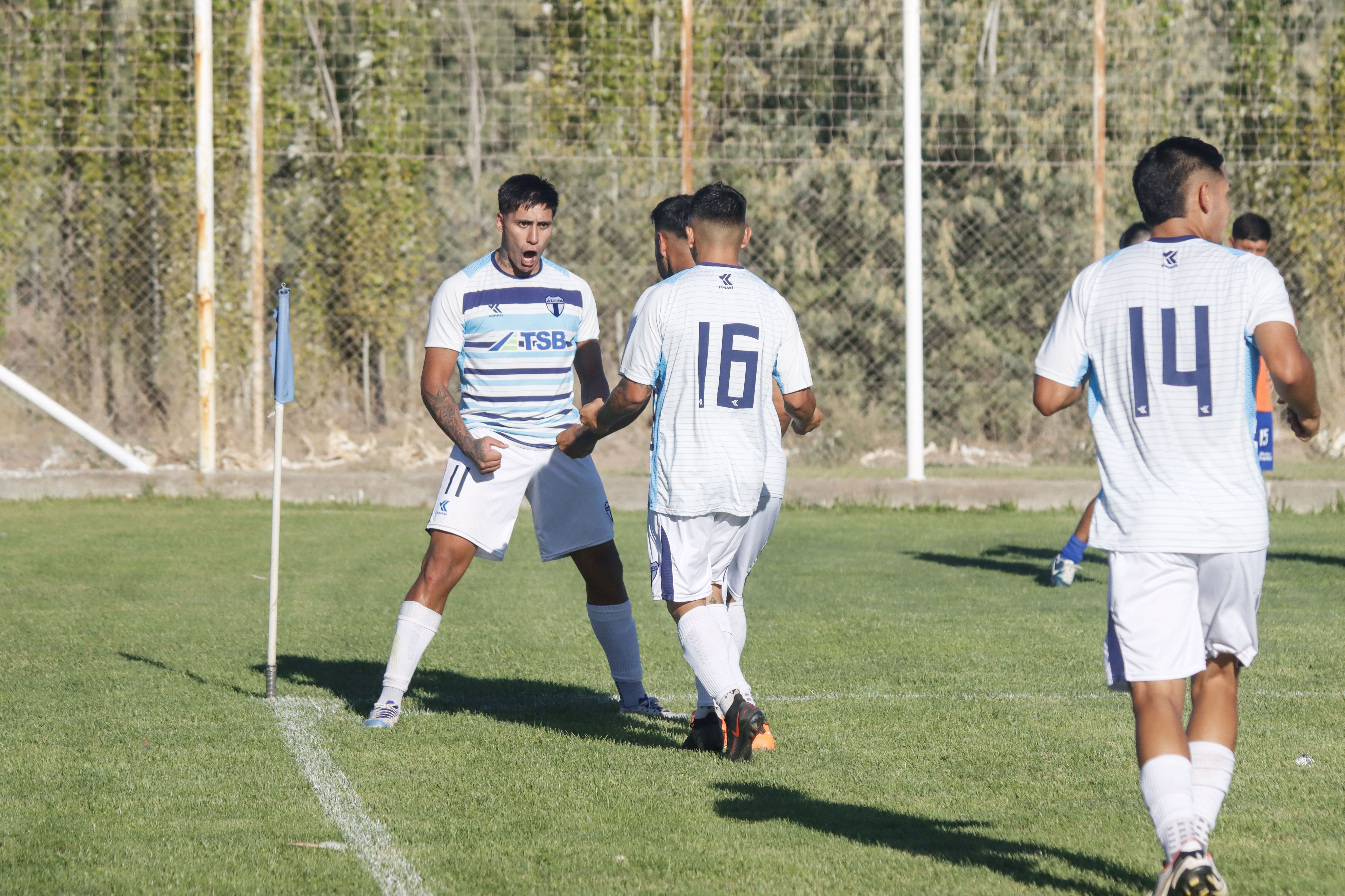 La Amistad y un grito esperado por el gol de Yoel Juárez. Fotos: Anahí Cárdena