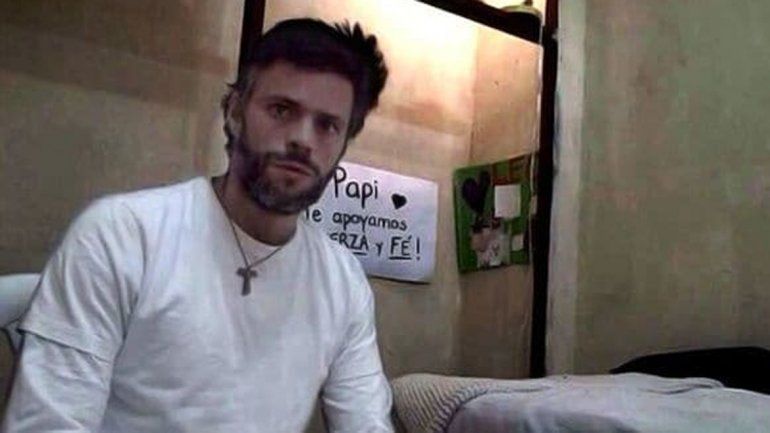 El opositor Leopoldo López salió de la cárcel tras tres años de detención