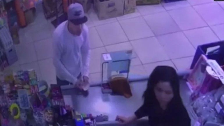 Aterrador: simuló ser cliente y baleó a la cajera de un supermercado