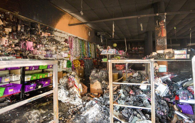 Con una bomba molotov, incendió un local chino del Bajo y quedó filmado