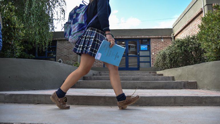 Sale hasta 10 mil pesos ir  a una secundaria privada