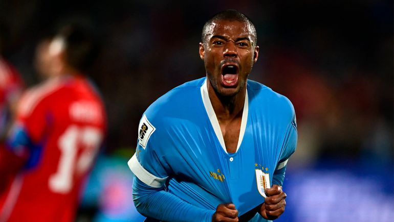 Uruguay goleó a Chile en el debut de Marcelo Bielsa