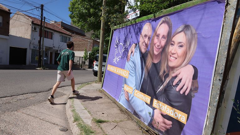 Los carteles que aparecieron de Nadia Márquez son séxtuples que tiene un alto costo.