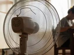 Este truco permite mejorar el rendimiento del ventilador sin aumentar el gasto energético y ofrece un alivio rápido. Este truco permite mejorar el rendimiento del ventilador sin aumentar el gasto energético y ofrece un alivio rápido.