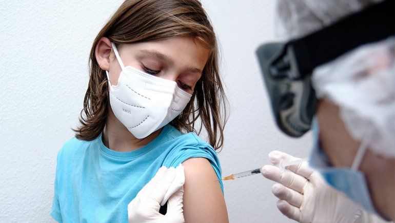 Diputados oficialistas impulsan una ley para que la vacunación contra el COVID-19 sea obligatoria