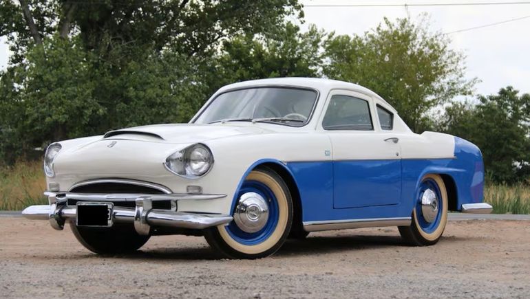 Auto Justicialista Gran Sport, un emblema del gobierno peronista. Auto Justicialista Gran Sport, un emblema del gobierno peronista.