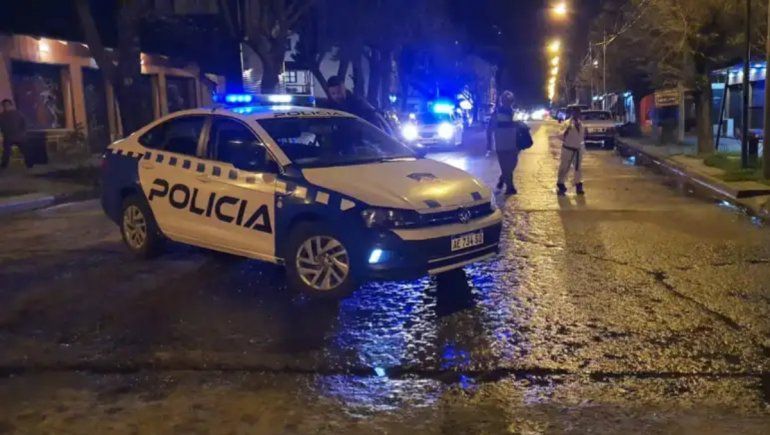 Choque y fuga: lo atropellaron y quedó fracturado y tirado en la calle