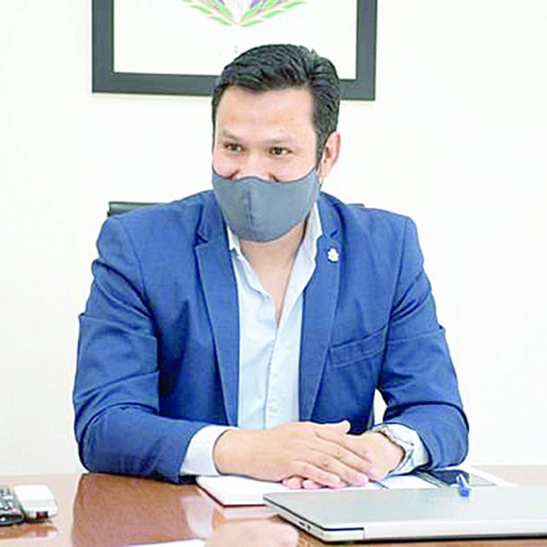 El ministro Osvaldo Llancafilo destacó el trabajo de Educación.