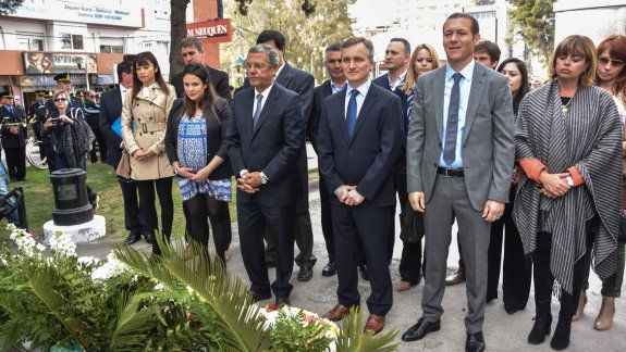 neuquen celebro su aniversario entre anuncios de obras para 2017