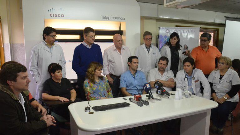 Parte del equipo de médicos del hospital Castro Rendón que participaron del operativo de trasplante renal. 